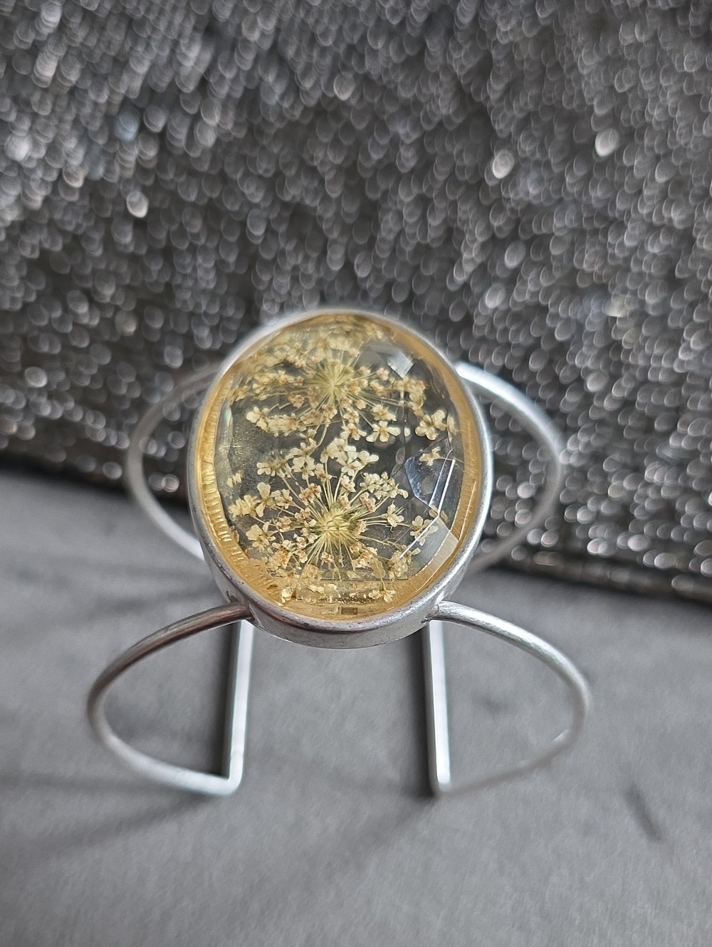 Source Unknown Gold and Silver Dried Flower Ring